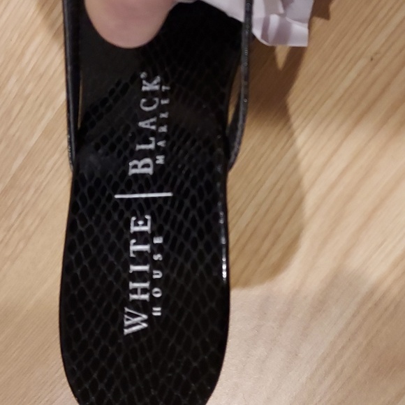 Women's White House Black Market Black Wedge Heel Gem Sandals Size 7.5 - Picture 6 of 7
